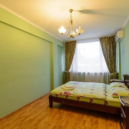 Апартаменти 3-Кімнатні М. Золоті Ворота Kiev Luaran gambar